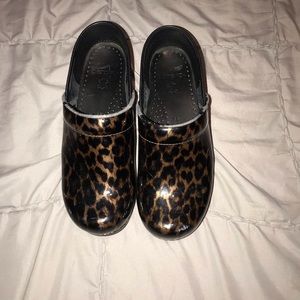 Dankso Leopard Clogs